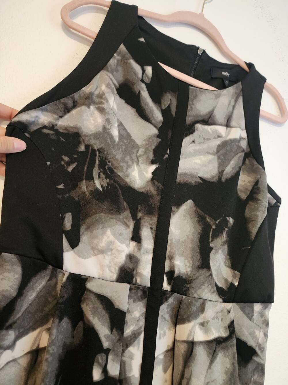 Black & gray Floral Dress Size L Sleeveless Fit And Flare - Picture 2 of 5